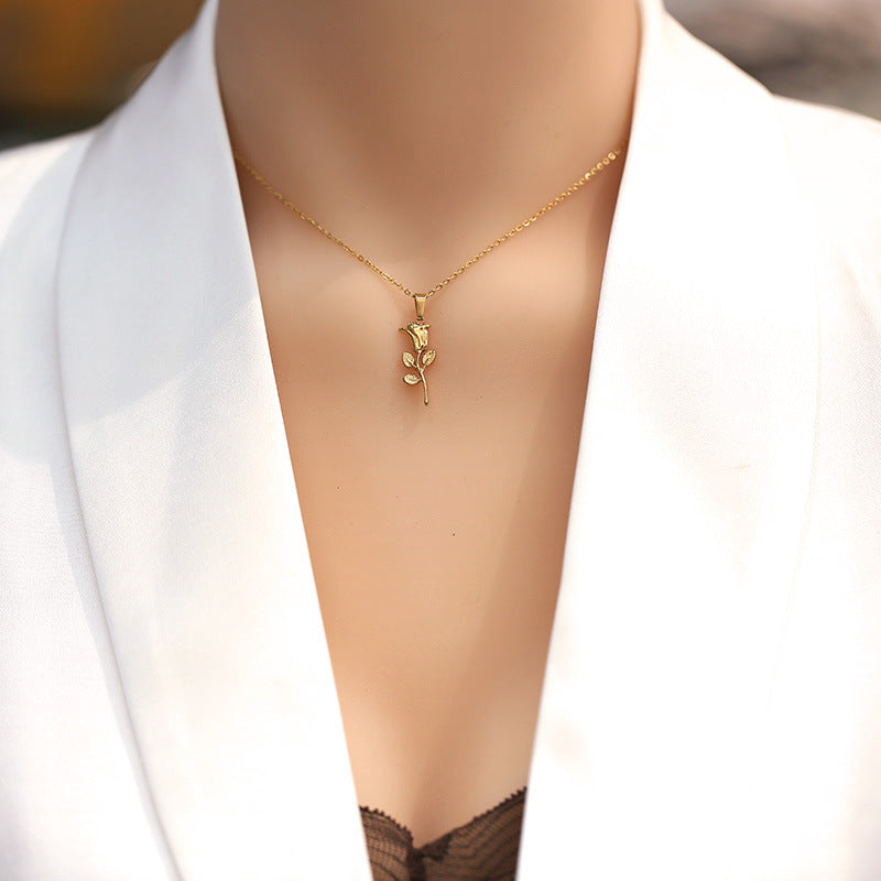 Rose Necklace Pendant Versatile Pendant Collar Bone ChainTitanium Steel Hypoallergenic