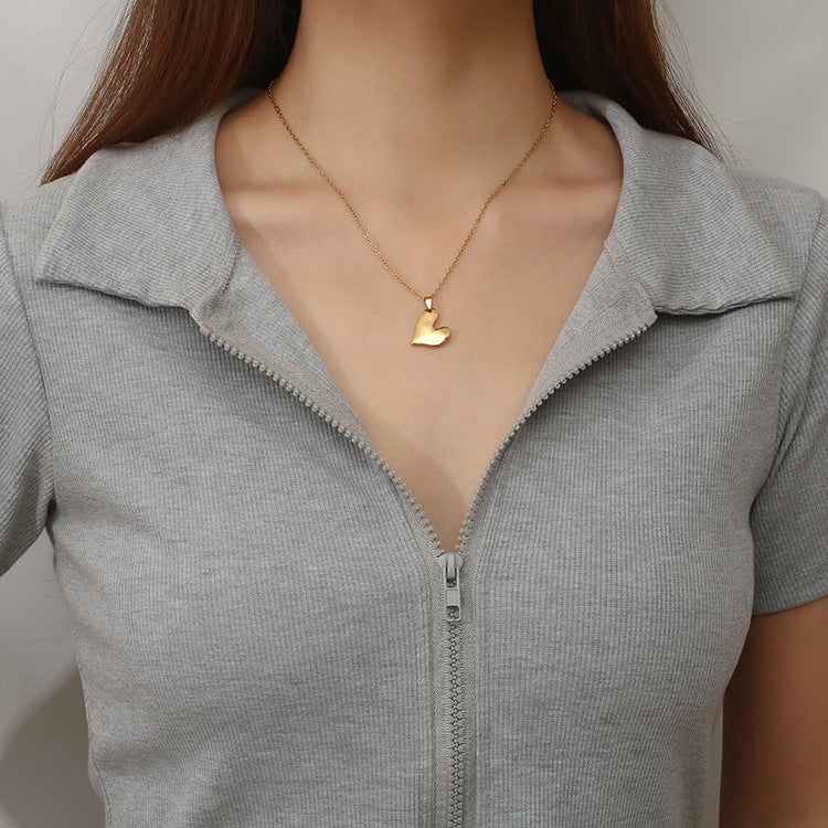 Minimalist and Stylish 3D Heart Necklace for Women: Asymmetrical, Irregular Heart Design with a Luxurious Look, Titanium Steel Collar Chain