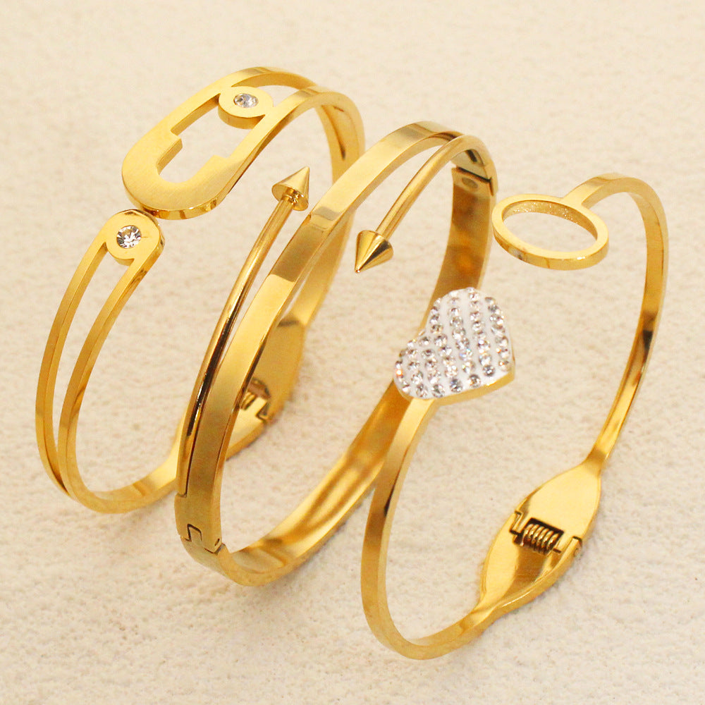 Heart-Shaped Bracelet Titanium Steel with Diamond-Set Heart-Shaped Open Circle Thickened with 18K Gold Plating