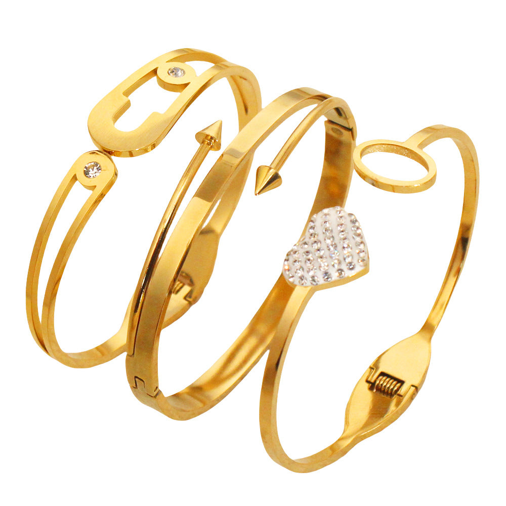 Heart-Shaped Bracelet Titanium Steel with Diamond-Set Heart-Shaped Open Circle Thickened with 18K Gold Plating