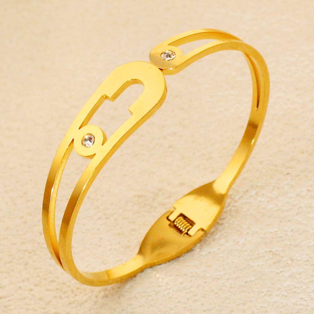 Heart-Shaped Bracelet Titanium Steel with Diamond-Set Heart-Shaped Open Circle Thickened with 18K Gold Plating