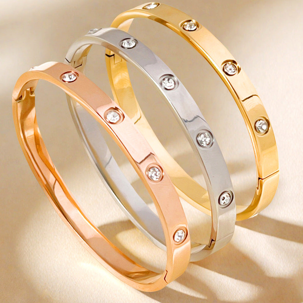 Fade-Resistant stainless steel bracelet 18K Gold-Plated with Diamonds
