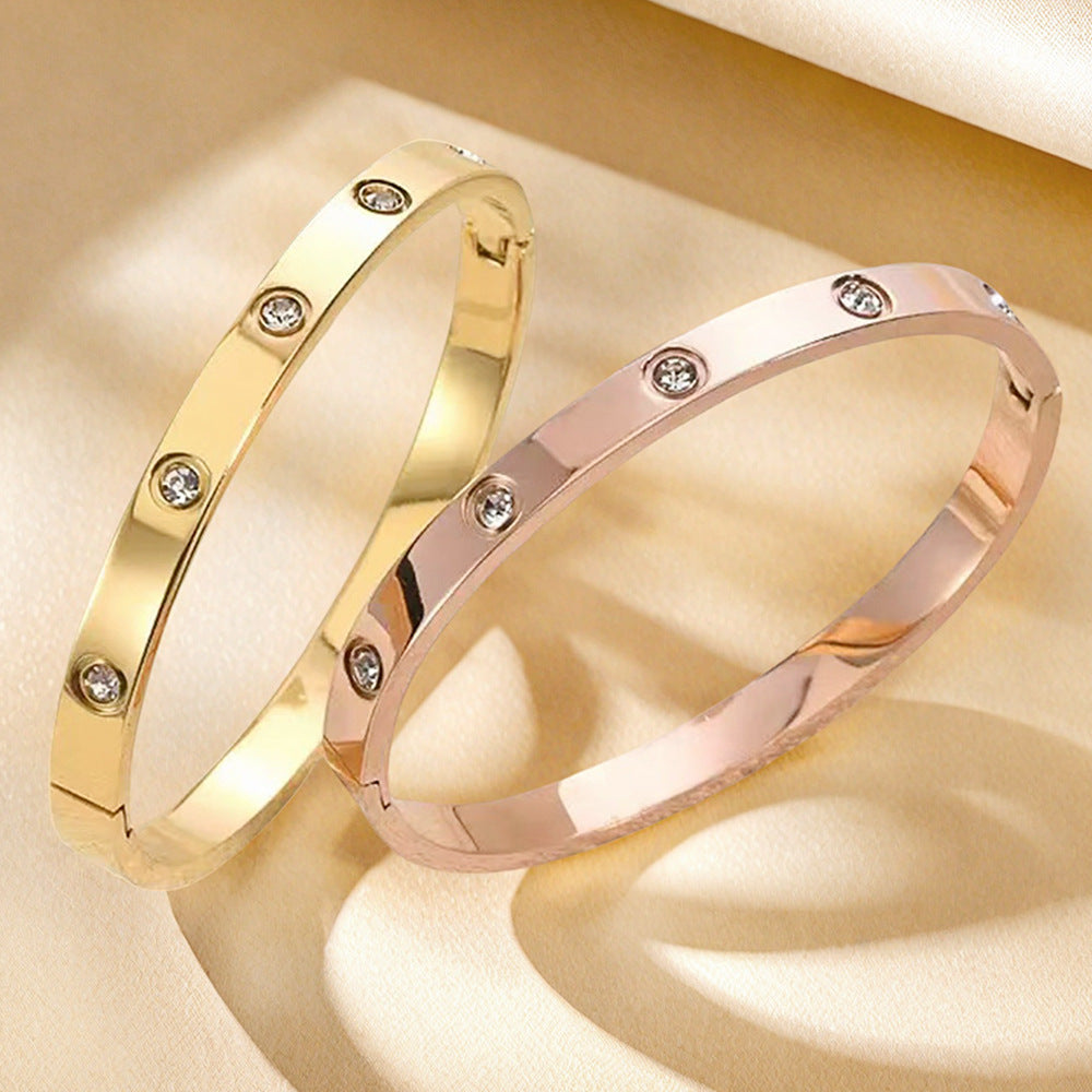 Fade-Resistant stainless steel bracelet 18K Gold-Plated with Diamonds