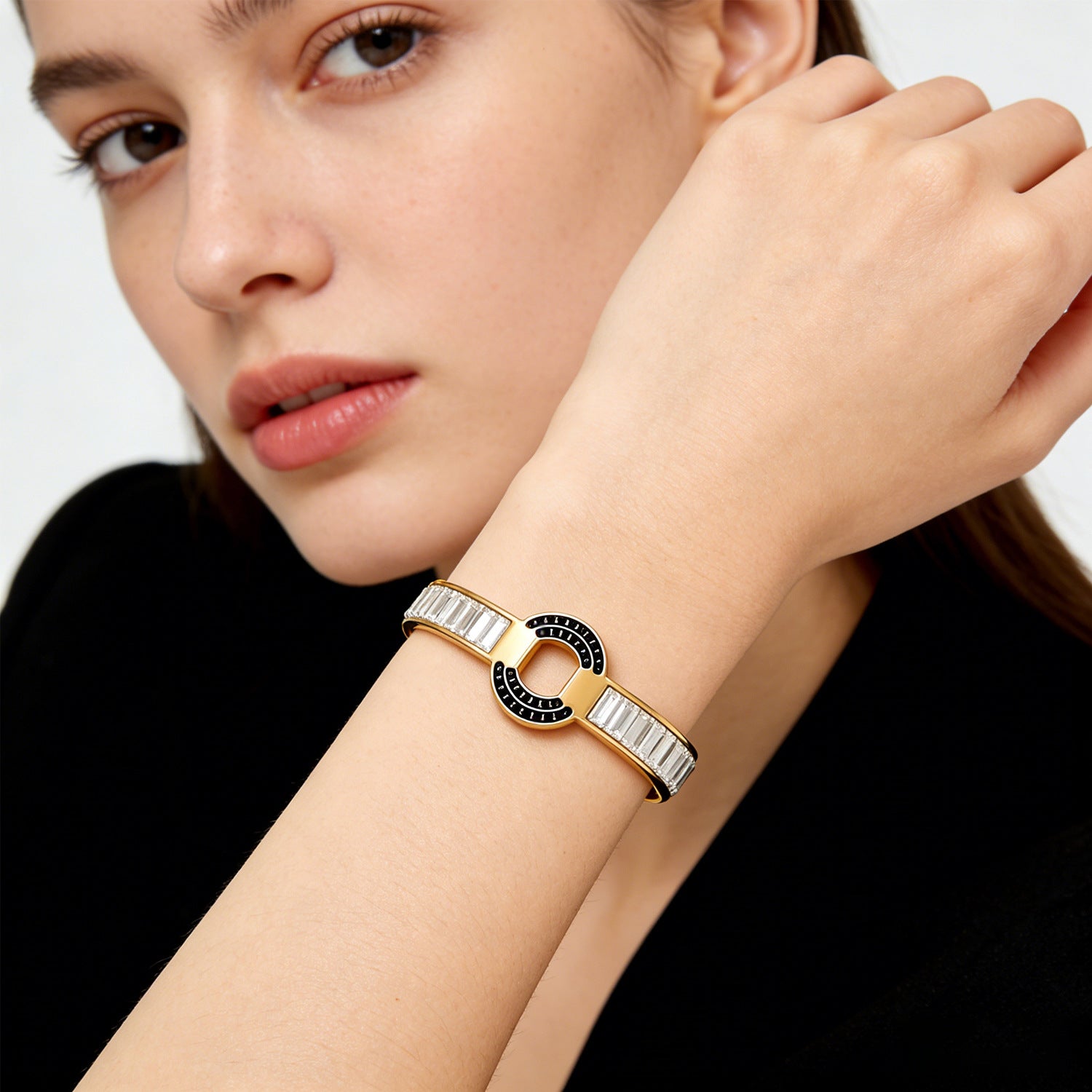 Stainless Steel Vacuum-Plated Geometric Bracelet Round Diamond-Set Bracelet for Women