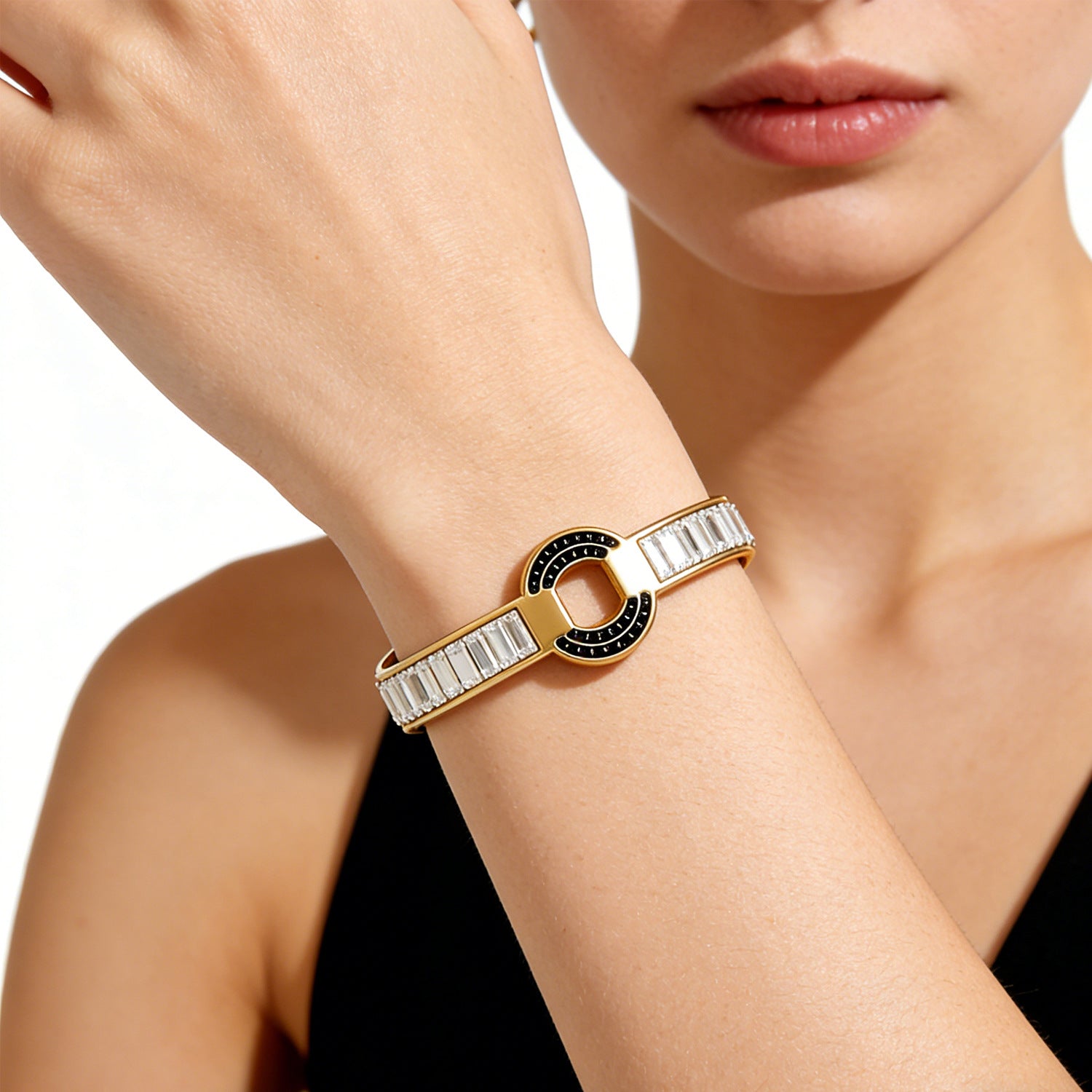 Stainless Steel Vacuum-Plated Geometric Bracelet Round Diamond-Set Bracelet for Women