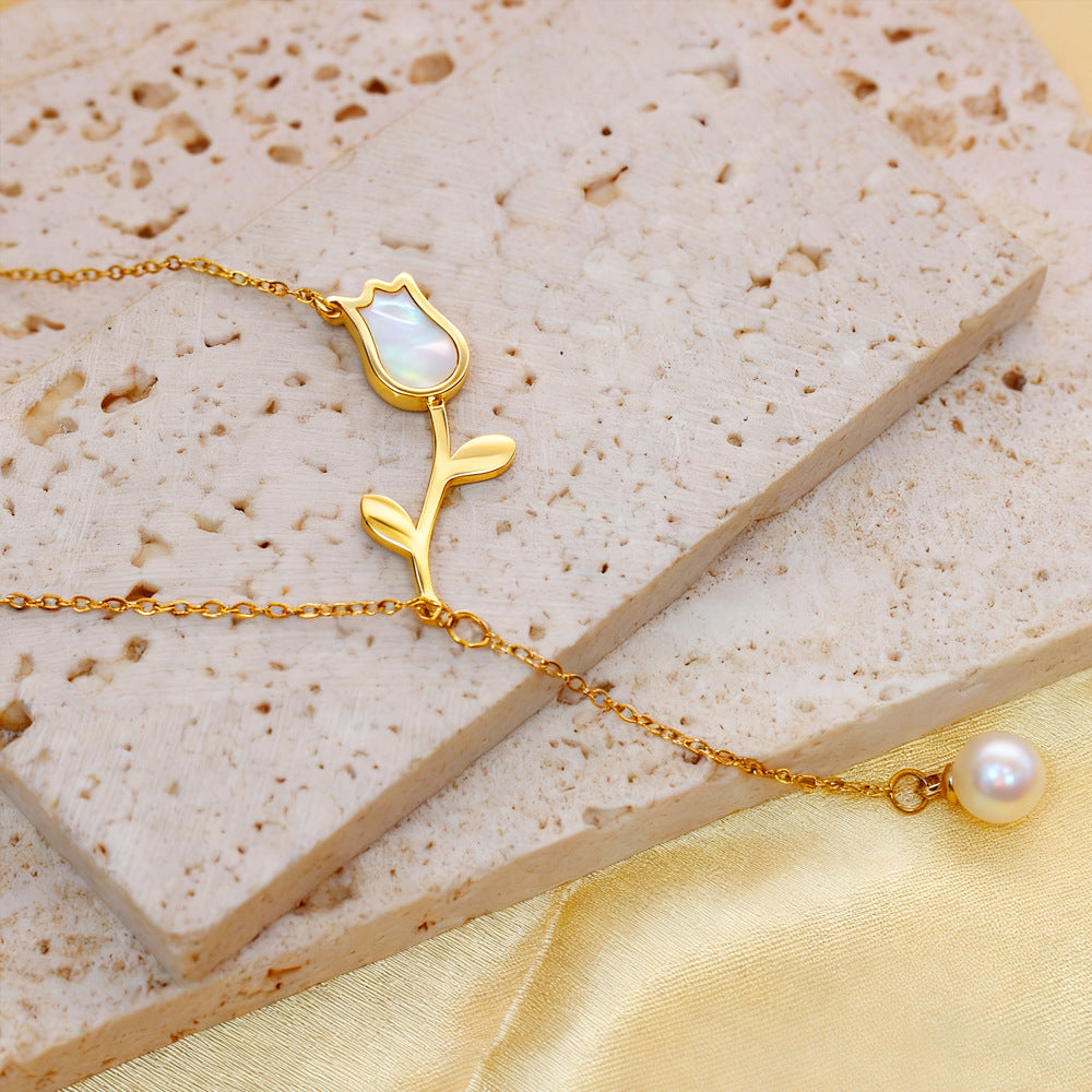 White Pearl and Tulip Titanium Steel Necklace Versatile Necklace with a Sophisticated Design