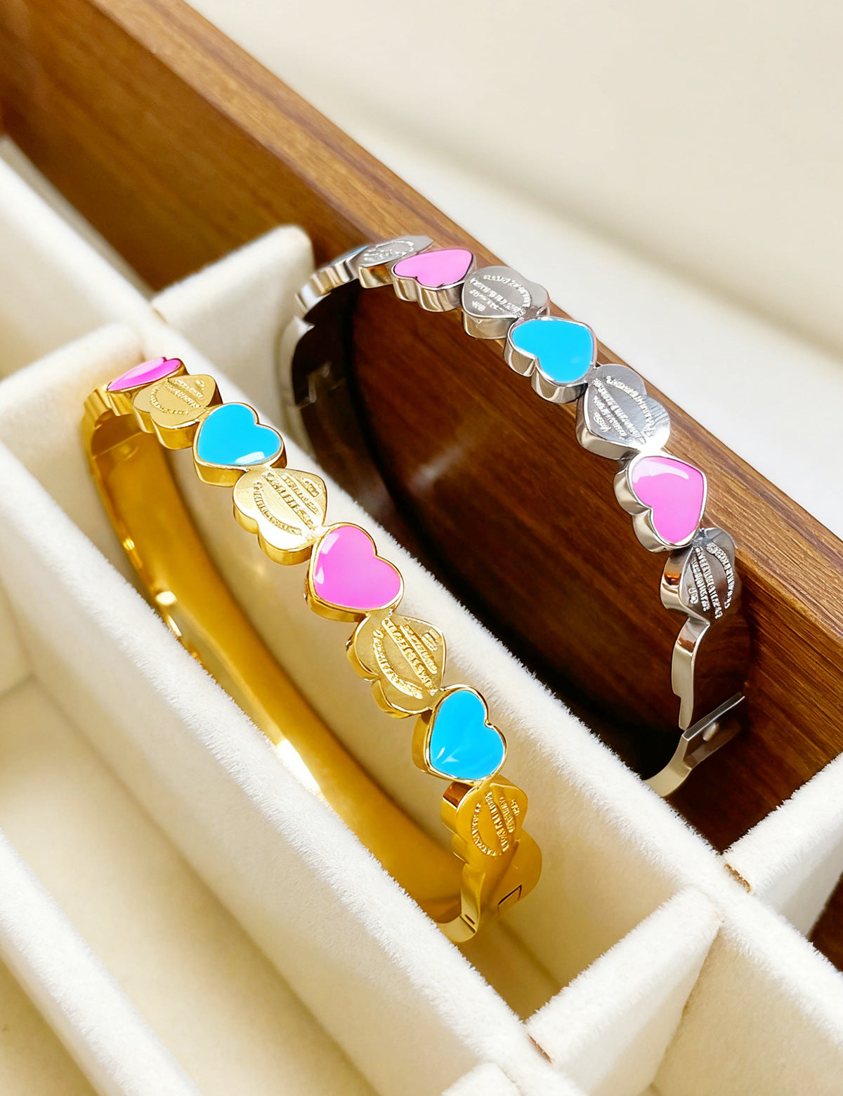 Colorful Heart-Shaped Titanium Steel Bracelet 18K Gold-Plated Minimalist Women's Bracelet