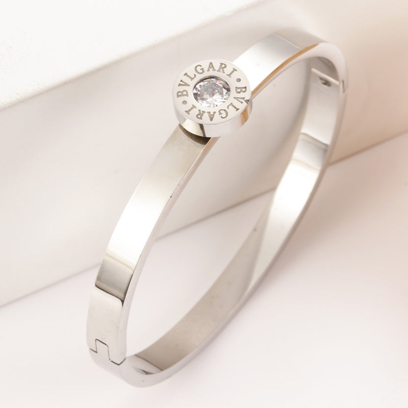 Minimalist Stainless Steel Diamond-Set Bracelet Black Onyx and Shell Diamond-Set 18K Rose Gold Bracelet