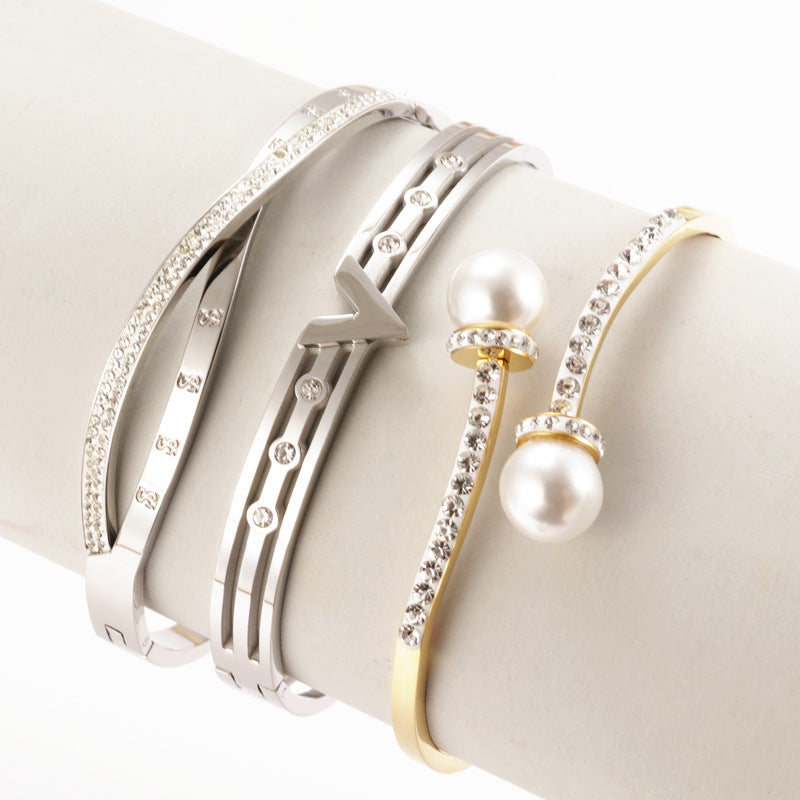 Women's Fashionable Geometric Pearl and Diamond-Set Rose Gold Titanium Steel Bracelet