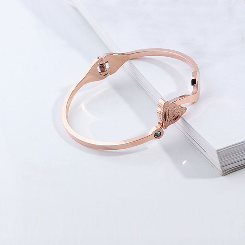 Fox Single-Stone Satin-Finish Titanium Steel Bracelet Open-Ended Stainless Steel Bracelet