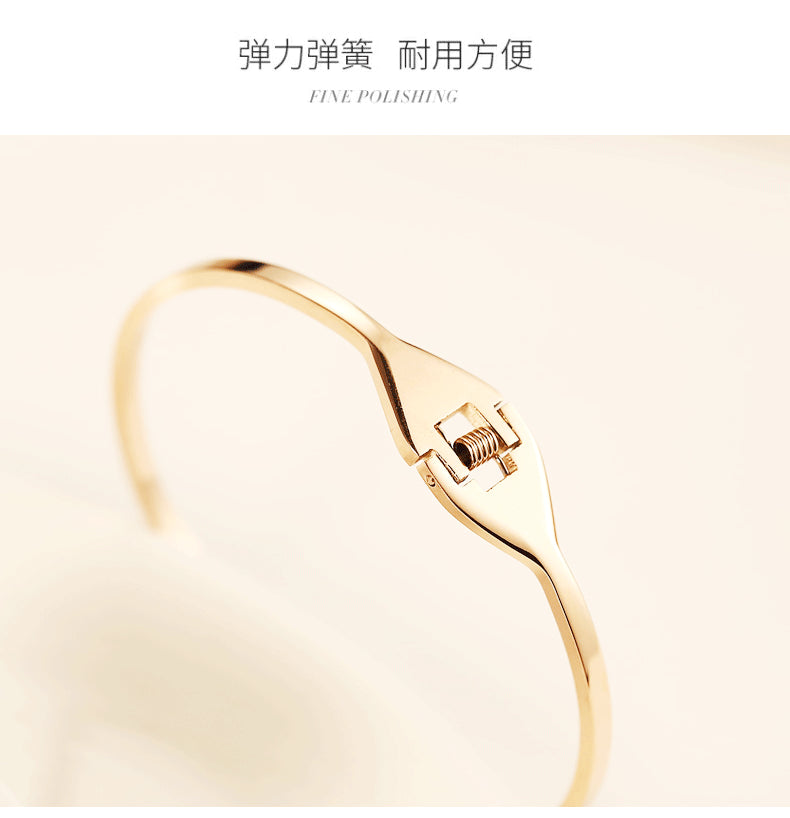 Fox Single-Stone Satin-Finish Titanium Steel Bracelet Open-Ended Stainless Steel Bracelet