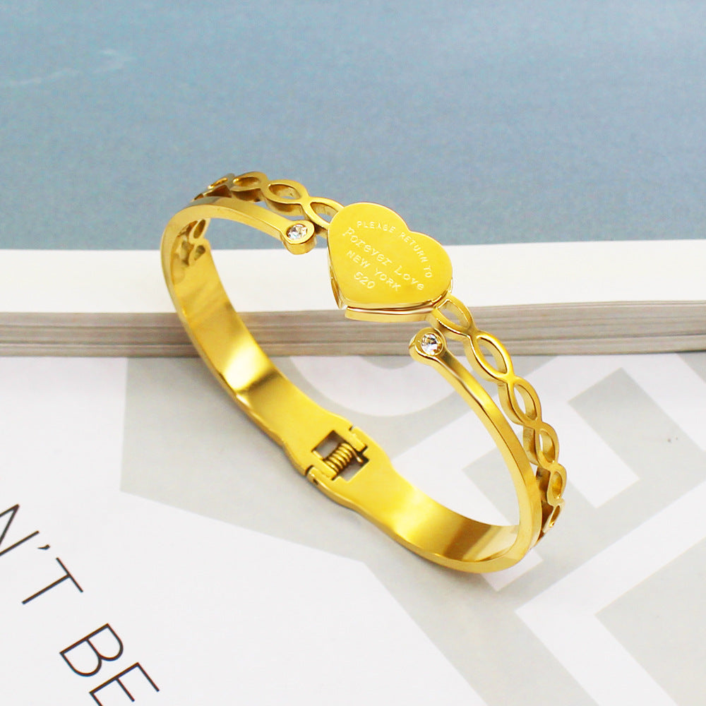 Heart-Shaped Letter Bracelet: A Stylish, Minimalist, and Versatile Accessory Made of Titanium Steel That Won't Fade