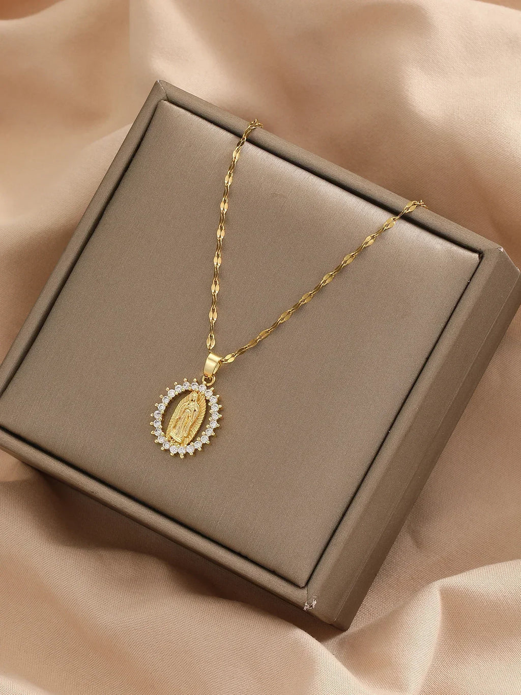 Gorgeous Women's All Sky Star Micro Inlaid Colorful Zircon Virgin Mary Hollow Necklace