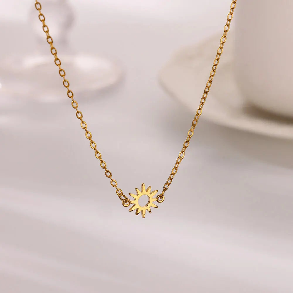 Stainless Steel Geometric Necklace For Women Fashion Sun Sunflower Pendant Clavicle Chain Aesthetic Jewelry