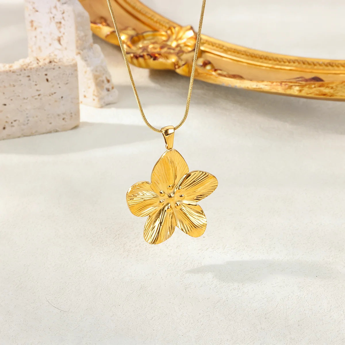 Stainless Steel Geometric Necklace For Women Fashion Sun Sunflower Pendant Clavicle Chain Aesthetic Jewelry