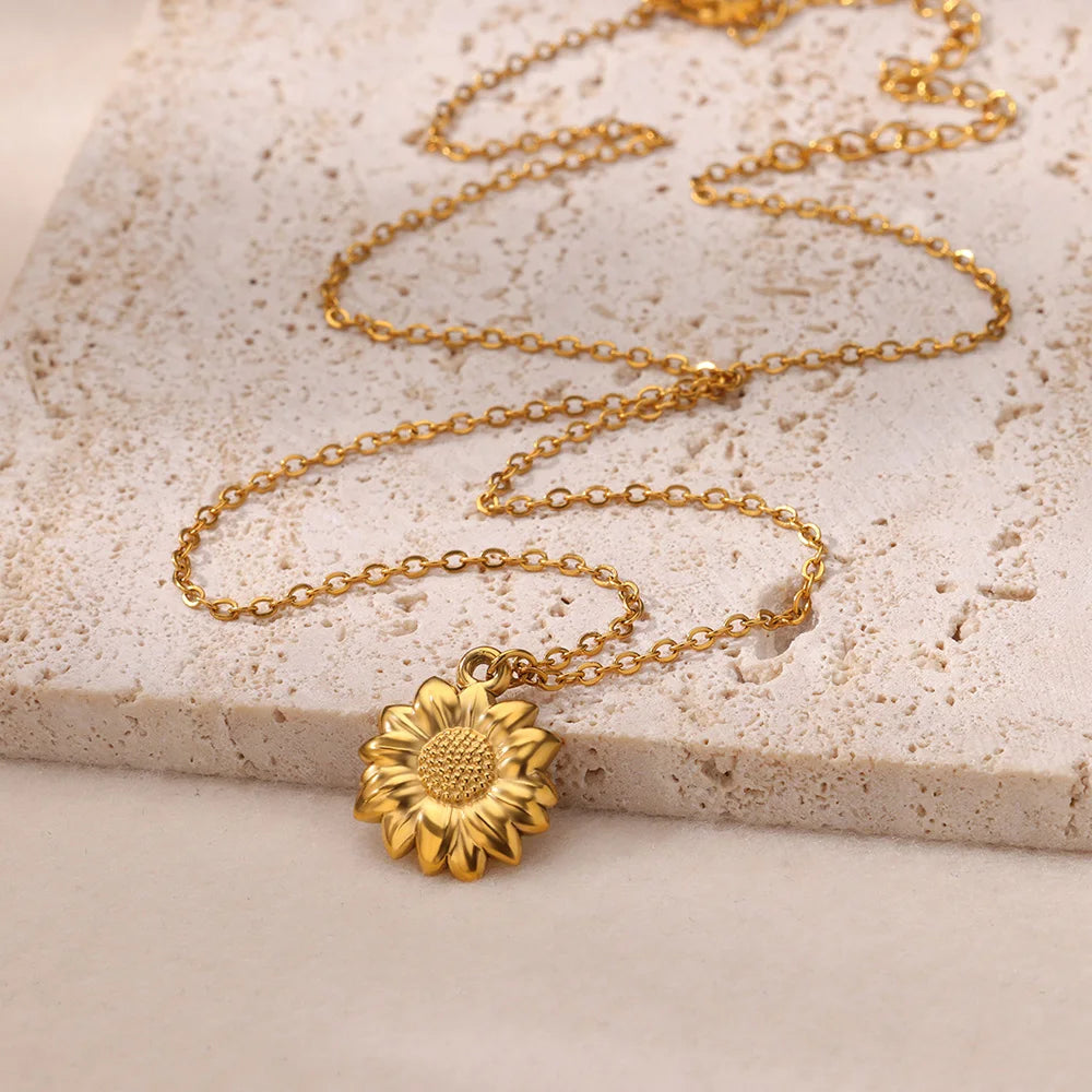 Stainless Steel Geometric Necklace For Women Fashion Sun Sunflower Pendant Clavicle Chain Aesthetic Jewelry