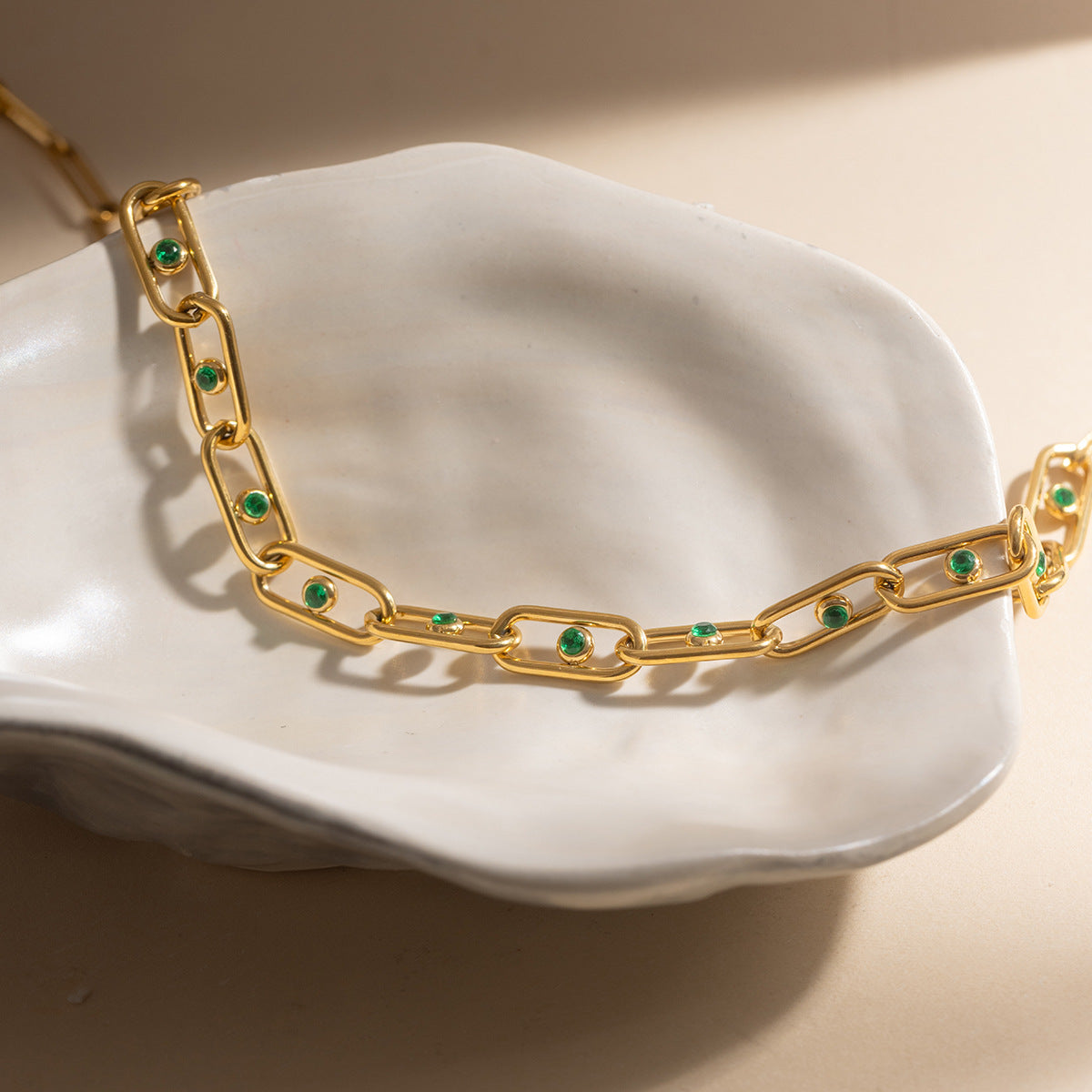 Trending Stainless Steel 18K Gold Plated PVD Technology Unisex Statement Necklace CROWN Shape Clip Chain Green White Zircons
