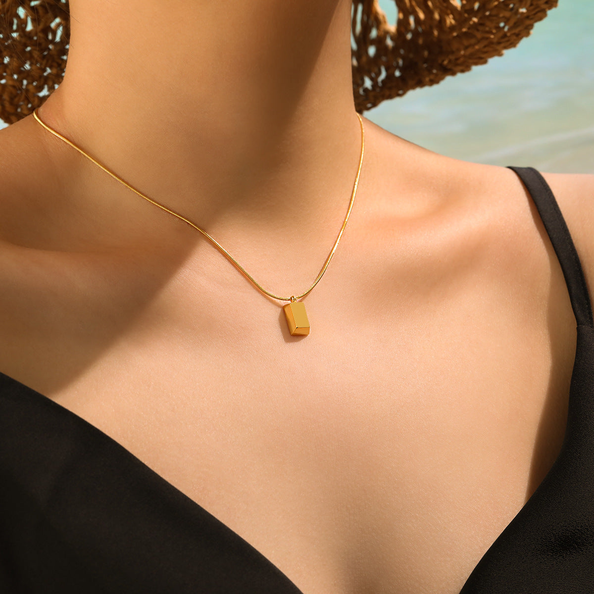 18K Gold Plated Stainless Steel Rope Chain Waterproof Rectangle Pendant Choker Necklace for Women Trendy Anniversary Party