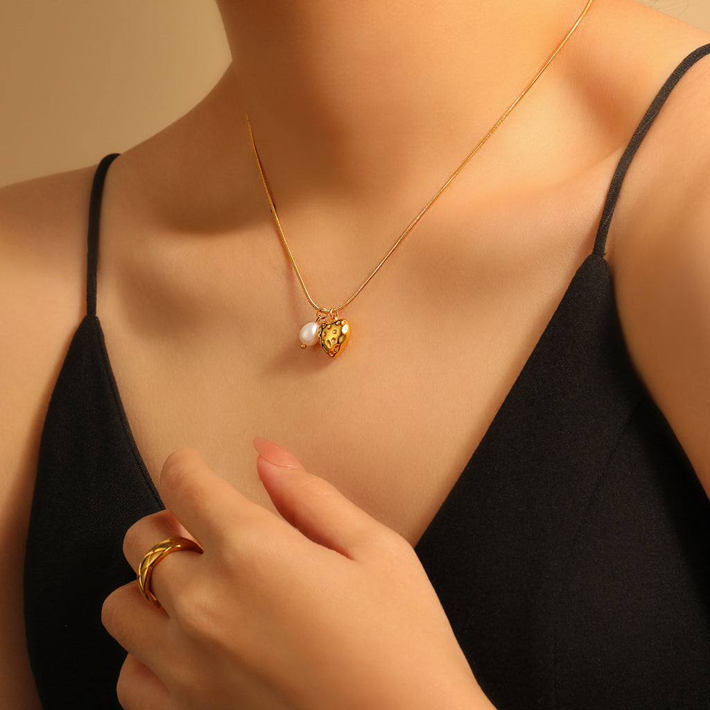Wholesale Stainless Steel Freshwater Pearl Heart Pendant Necklace 18K Gold Plated Trendy Classic Fashion Rope Chain Unisex