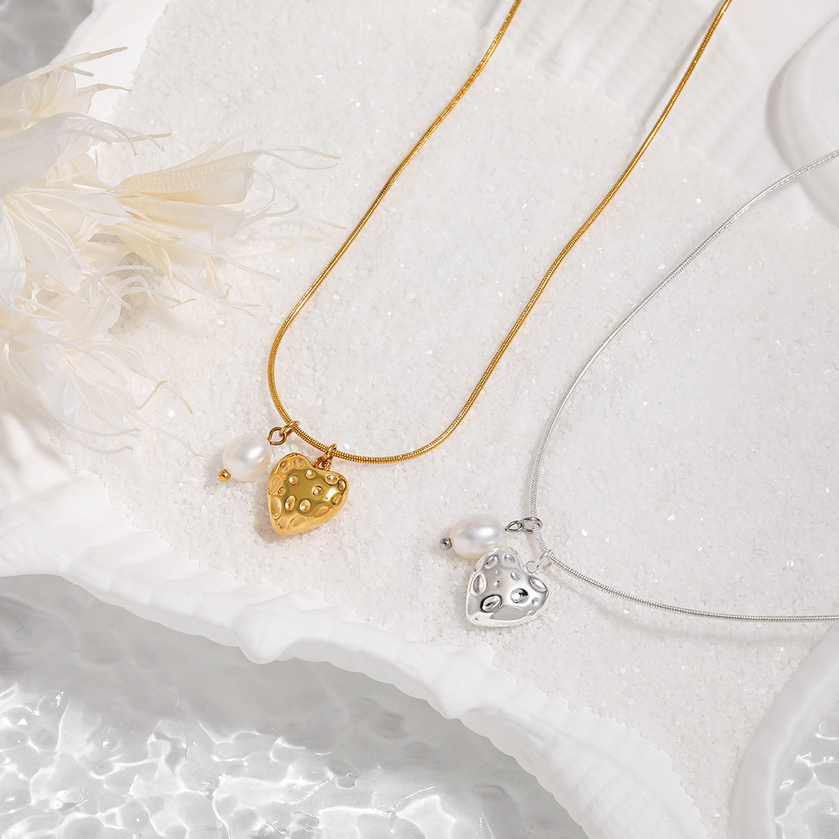Wholesale Stainless Steel Freshwater Pearl Heart Pendant Necklace 18K Gold Plated Trendy Classic Fashion Rope Chain Unisex