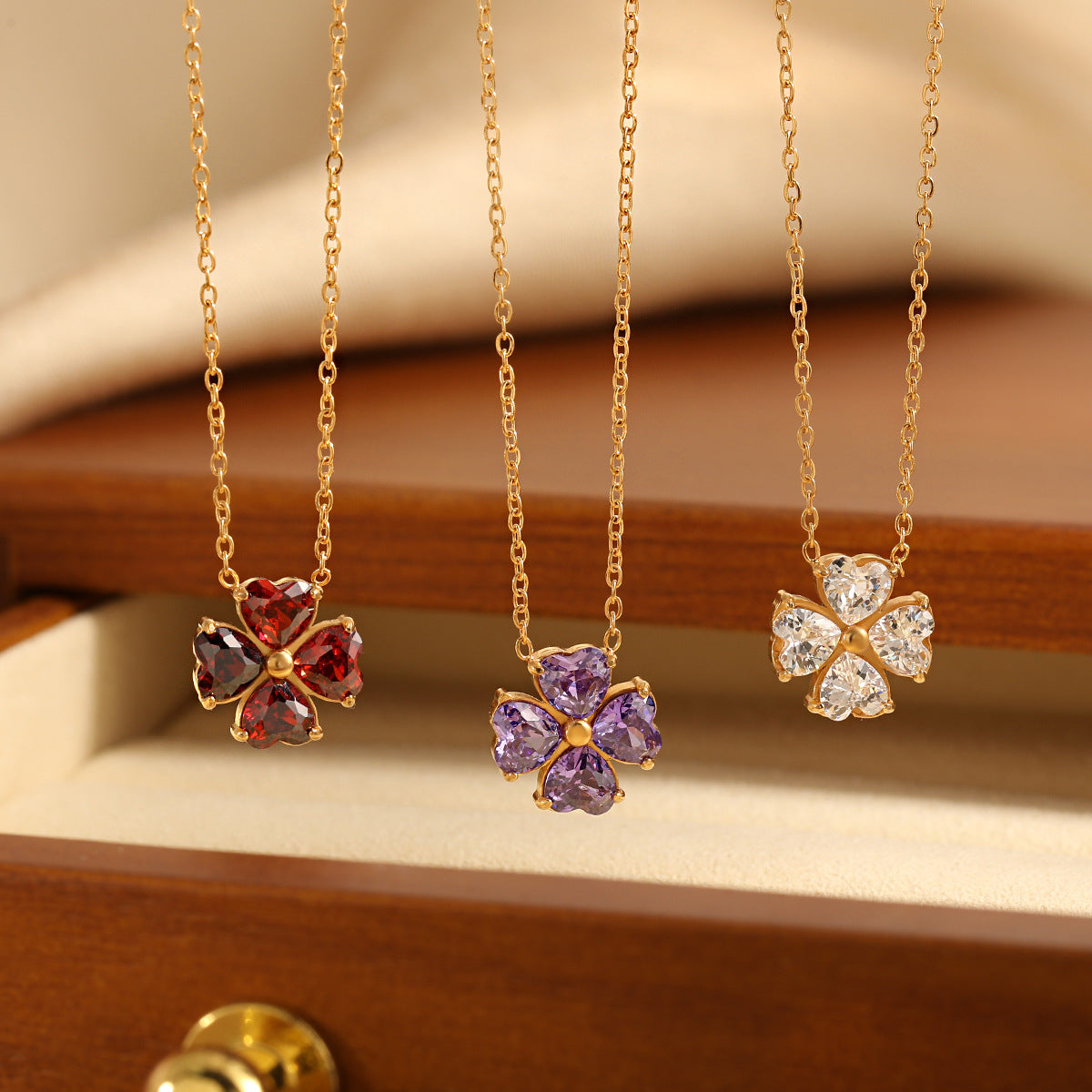 18K Gold Plated Stainless Steel CZ Diamond Heart Leaf Clover Pendant Necklace with Link Chain for Women's Trendy Fashion Jewelry