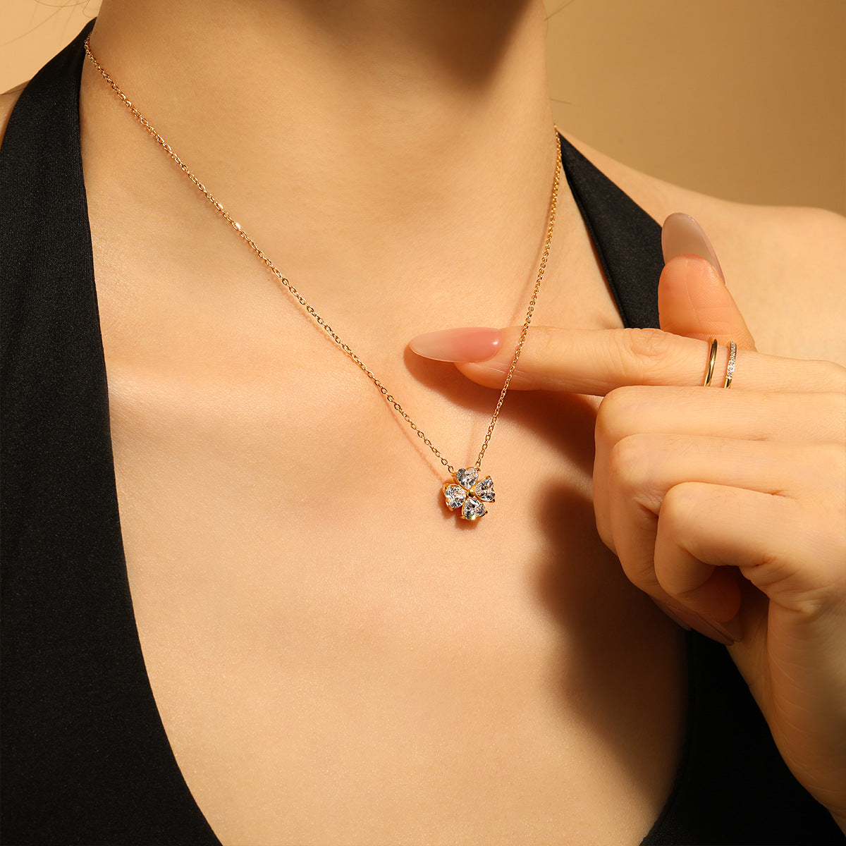 18K Gold Plated Stainless Steel CZ Diamond Heart Leaf Clover Pendant Necklace with Link Chain for Women's Trendy Fashion Jewelry