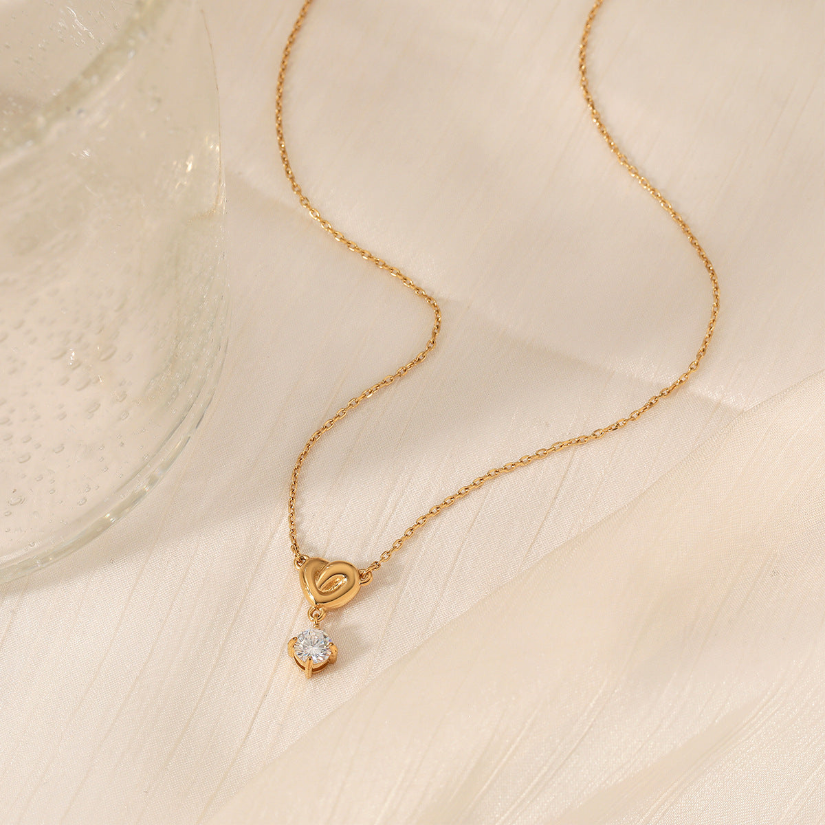 Shining Zircon Pendant Necklace Stainless Steel 18K Gold Plated Link Chain Claw Setting Heart Design Fashion Jewelry for Gift