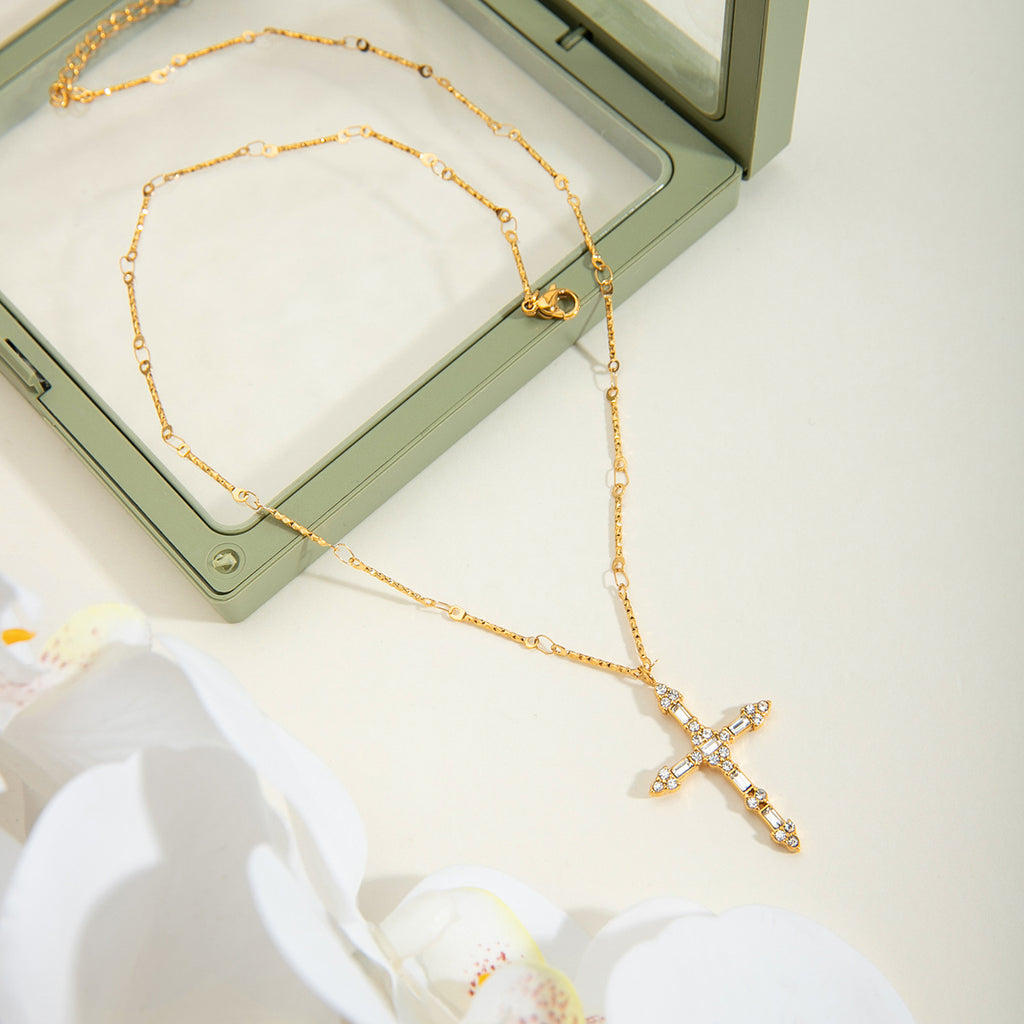 Women's 18K Gold Stainless Steel White Zircon Cross Pendant Necklace Waterproof Link Chain Jewelry