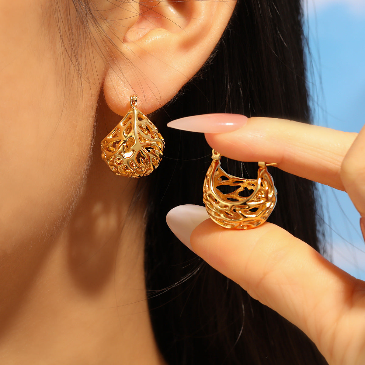 18K Gold Plated Waterproof Stainless Steel Hoop Earrings Peace Design Trendy Hollow Design for Unisex Wholesale Customization