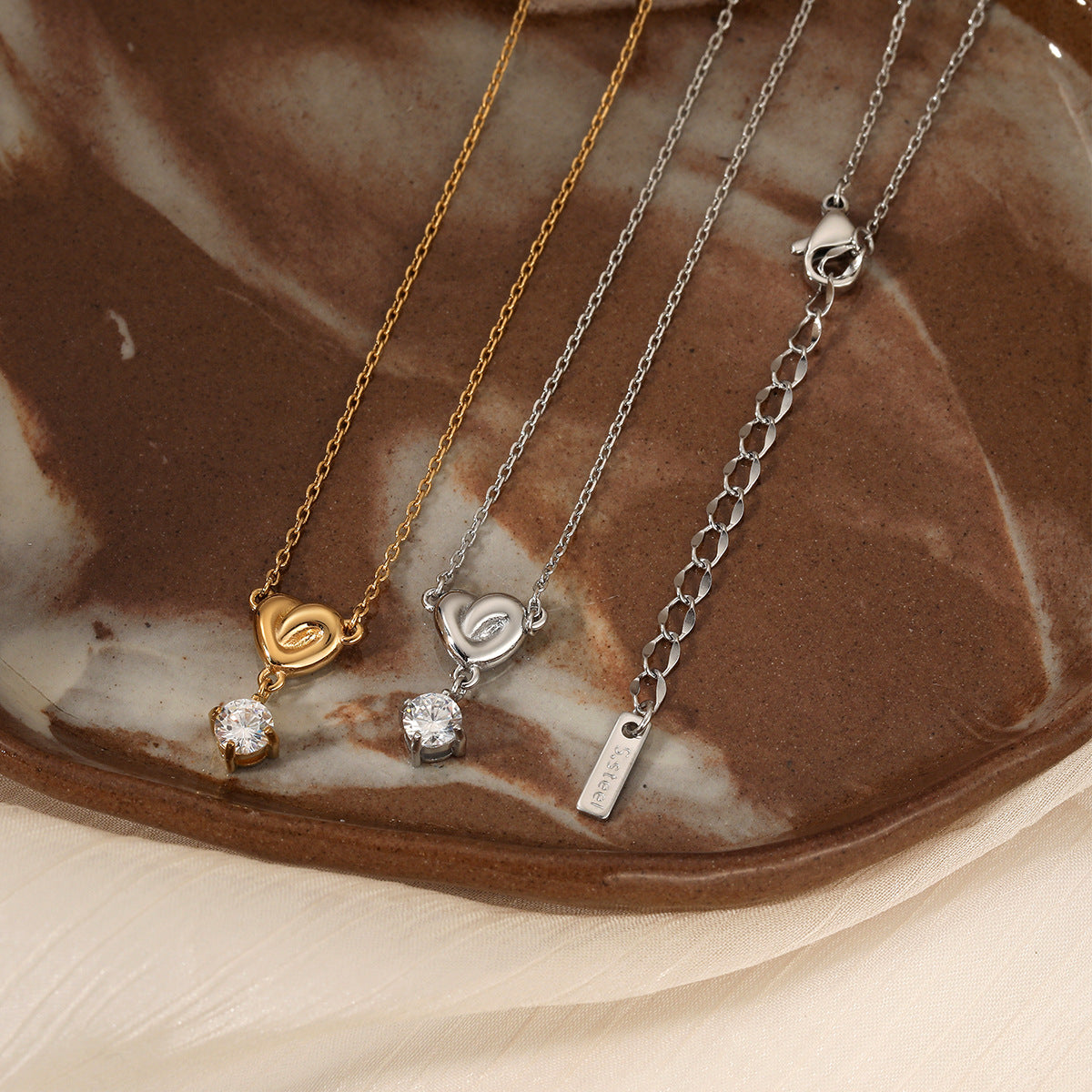 Shining Zircon Pendant Necklace Stainless Steel 18K Gold Plated Link Chain Claw Setting Heart Design Fashion Jewelry for Gift