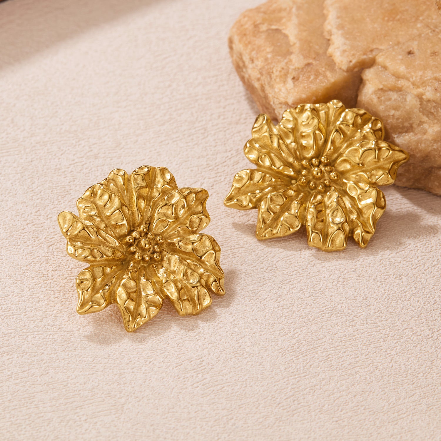 Trendy Stainless Steel Gold Plated Flower Stud Earrings Waterproof Hypoallergenic for Party-Wear Wholesale Jewelry for Girls