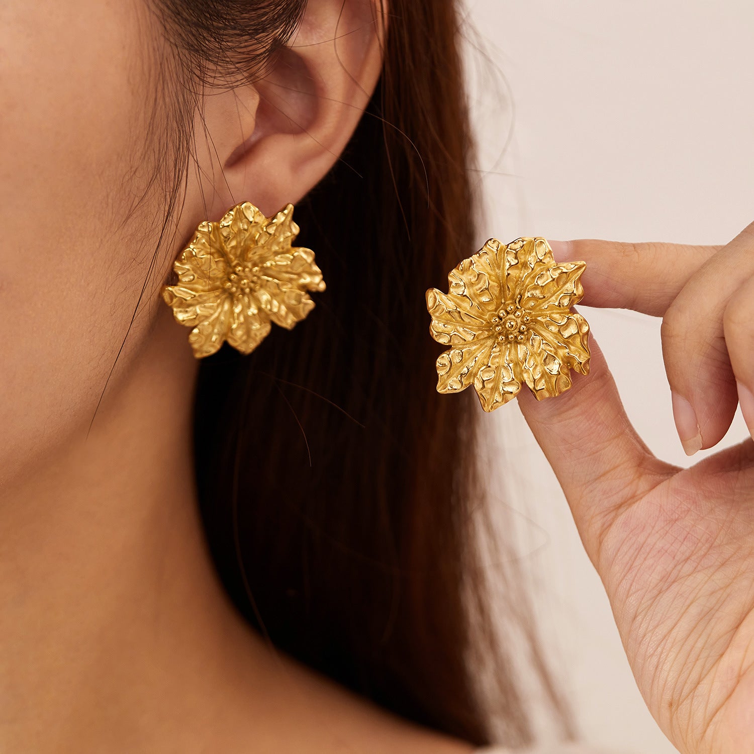 Trendy Stainless Steel Gold Plated Flower Stud Earrings Waterproof Hypoallergenic for Party-Wear Wholesale Jewelry for Girls