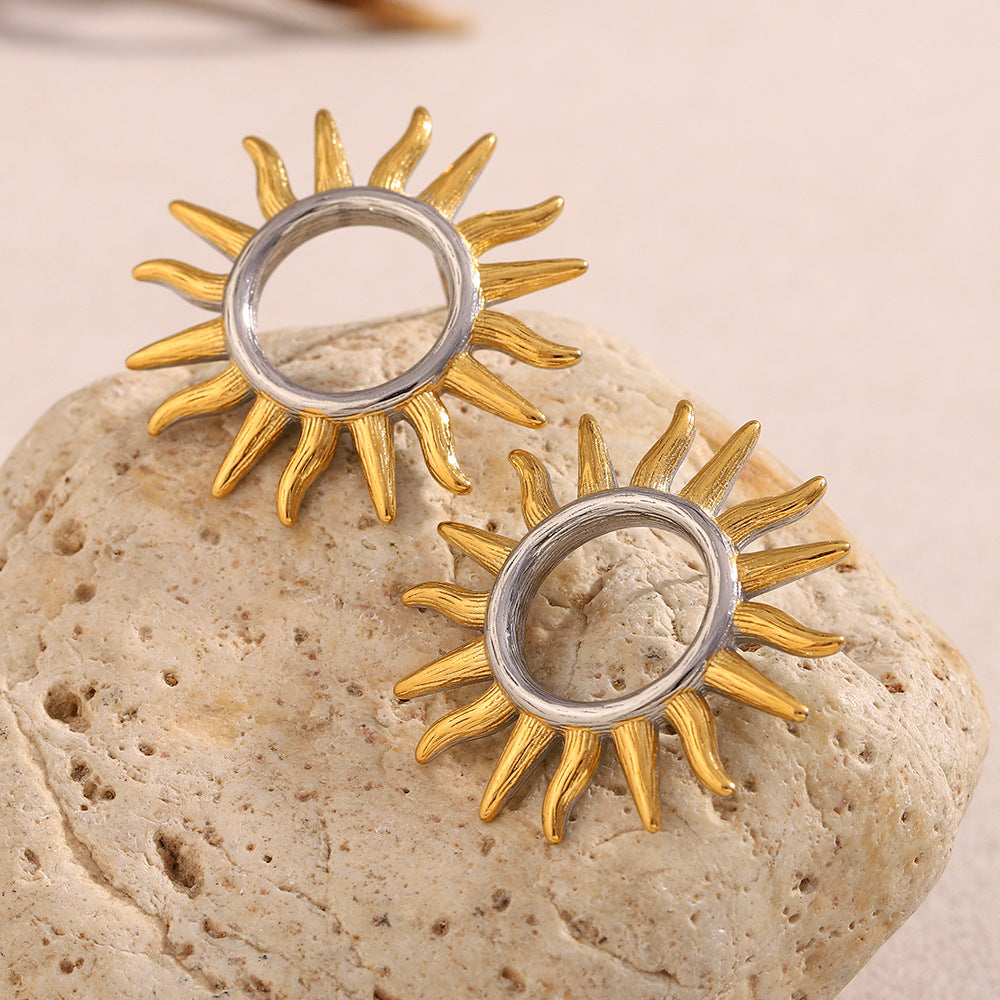 18K Gold Plated PVD Stainless Steel Sun Design Stud Earrings Fashionable Bezel Setting for Party Occasions