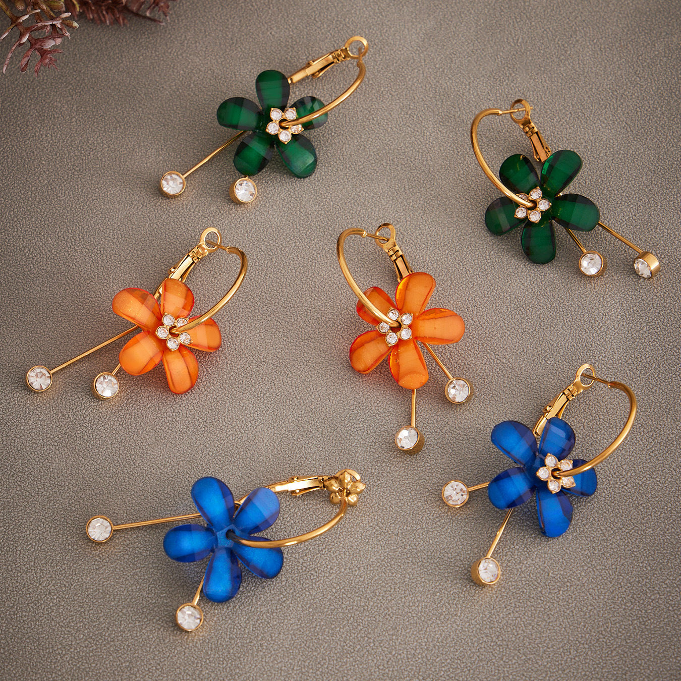 Customizable 18K Gold Plated Stainless Steel Earrings Rotorable Colorful Resin Flower Drop with White Zircons Trendy Style