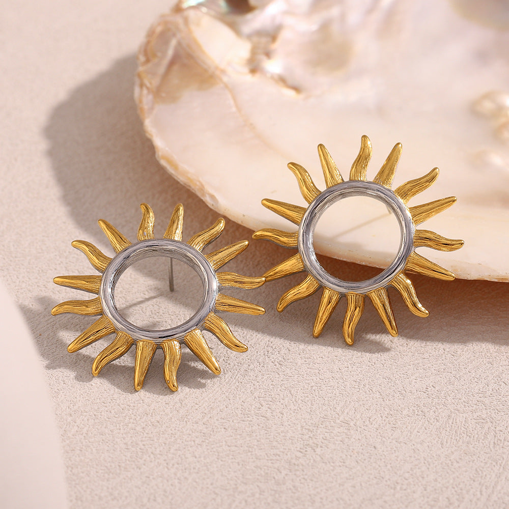 18K Gold Plated PVD Stainless Steel Sun Design Stud Earrings Fashionable Bezel Setting for Party Occasions