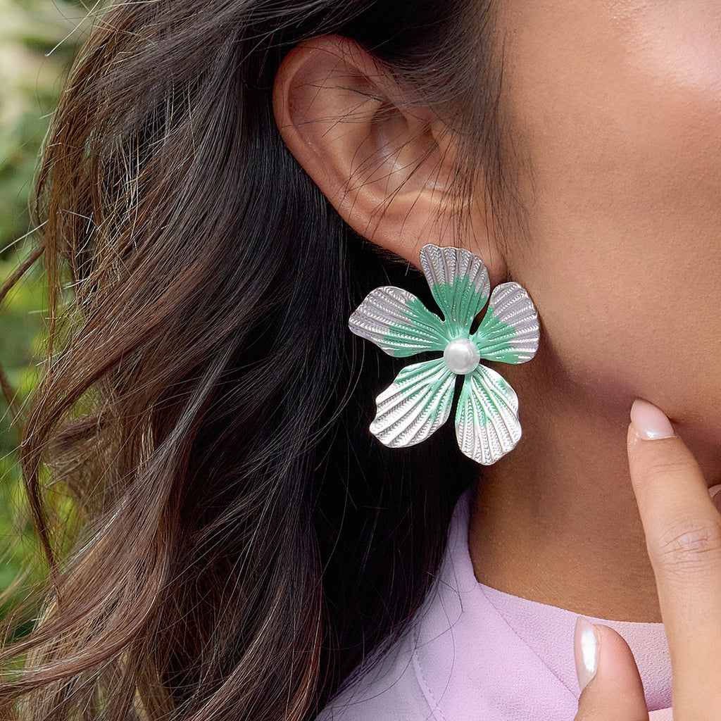 Customizable Stainless Steel 18k Gold PVD Plated Flower Stud Earring with Pearl for Girls