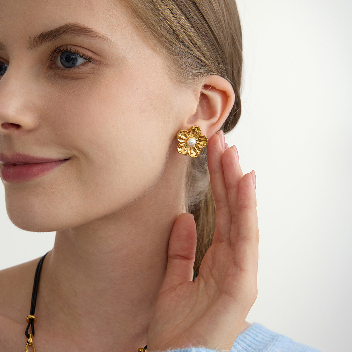 18K Gold PVD Stainless Steel Flower Pearl Clip-on Earrings for Women Unisex Trendy Non-Tarnish Waterproof Hypoallergenic Party