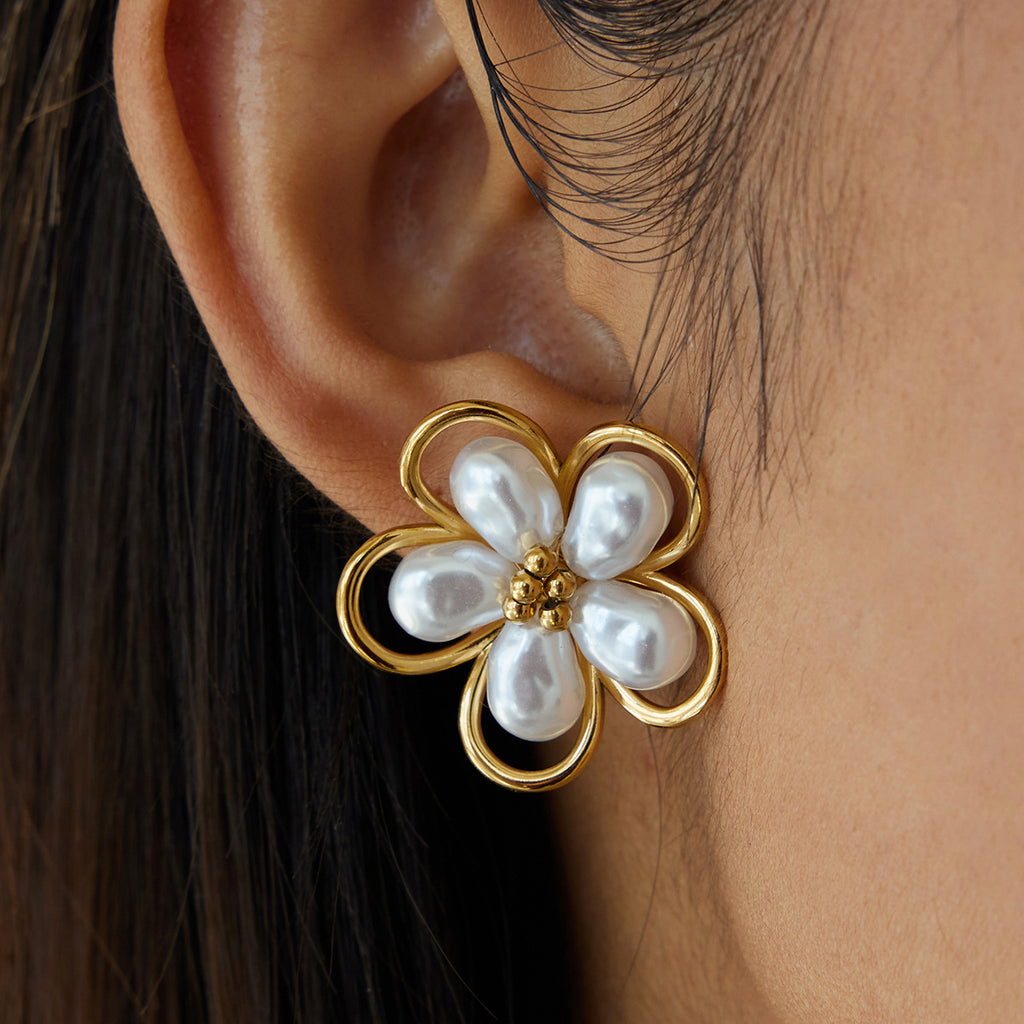 Wholesale 18k Gold PVD Plated Stainless Steel Flower-Shaped Pearl Stud Earrings for Girls Trendy Fashion Jewelry for Parties