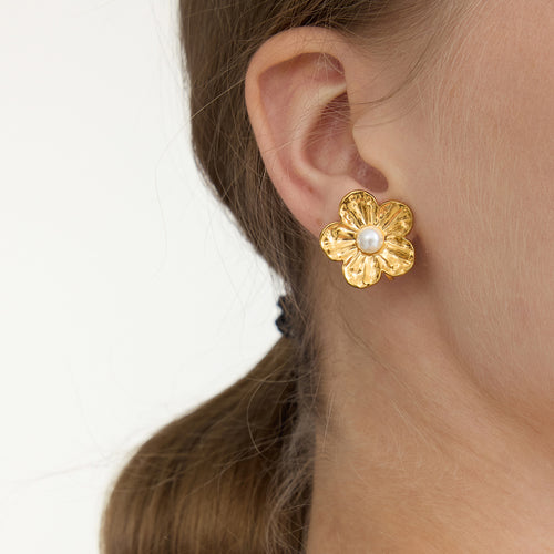 18K Gold PVD Stainless Steel Flower Pearl Clip-on Earrings for Women Unisex Trendy Non-Tarnish Waterproof Hypoallergenic Party