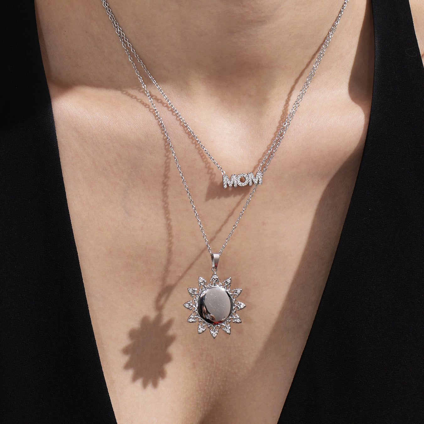 Best Gift Stainless Steel Sun Pendant Necklace for Women Mom Real Gold PVD Plated White Zircons Link Chain for Party Occasions