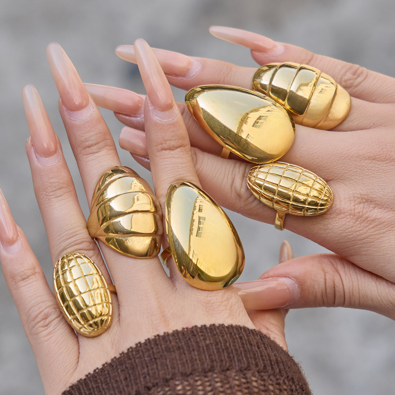 High Polished Stainless Steel Gold Ring for Women 2026 New Arrival  Water Drop Carved Oval Shape Fashion Jewelry Wholesale