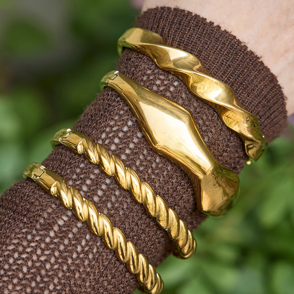 2026 Hot Sale 18K Gold Stainless Steel Bangle Minimalist Circle Bracelet for Women