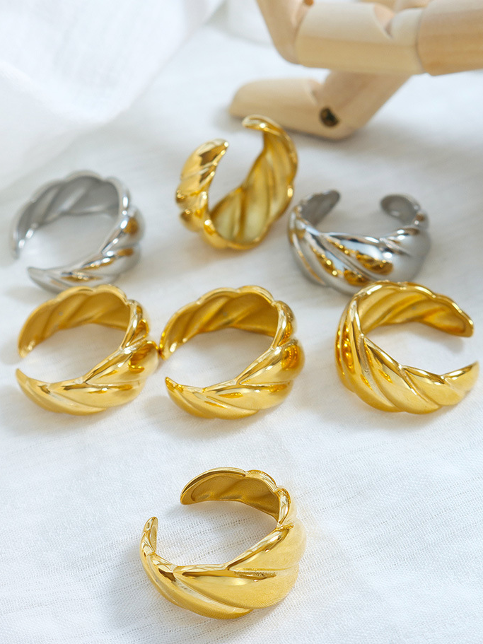 2026 Fashion Stainless Steel 18K Vacuum Telephone Thread Ring