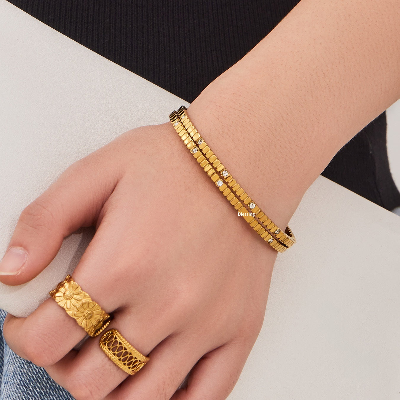 Hot Sale Fashion Geometric Square Zircon Bangle, Stackable Bangle for Women in Stock Now