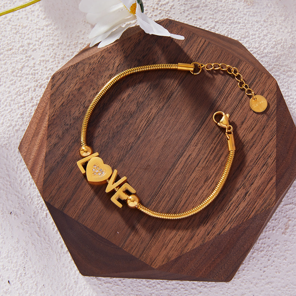 Hot Gold Letter LOV Bracelet Lovdiamond-encrusted Stainless Steel Plated 18K Gold Temperament Hand Jewelry Send My Girlfriend