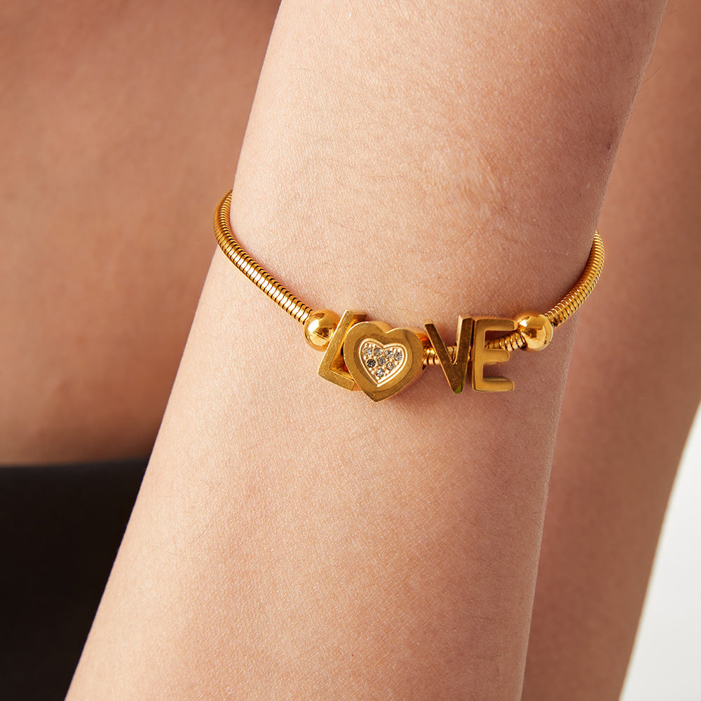 Hot Gold Letter LOV Bracelet Lovdiamond-encrusted Stainless Steel Plated 18K Gold Temperament Hand Jewelry Send My Girlfriend