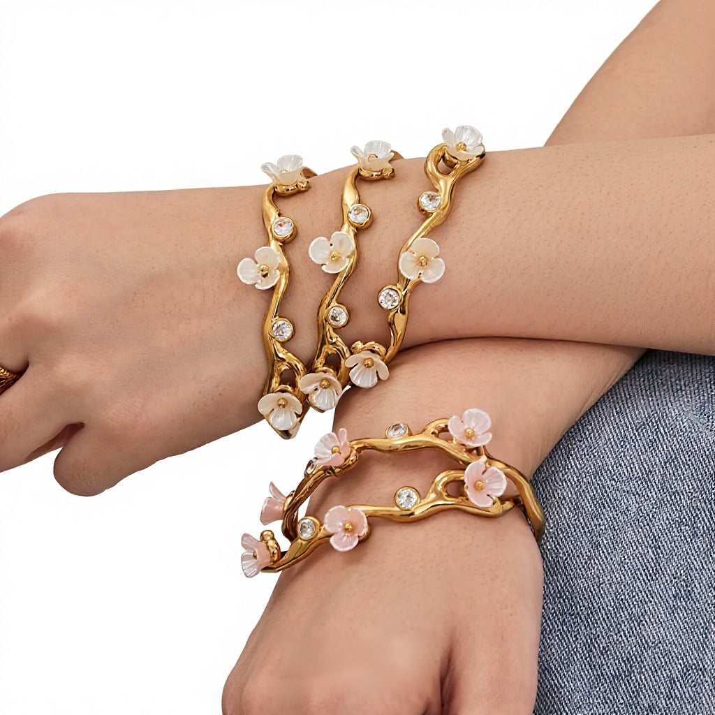 2026 New Design Stainless Steel Flower Bangle Sparkling Cubic Zirconia Cuff Minimalist Chic Open Bangle for Women