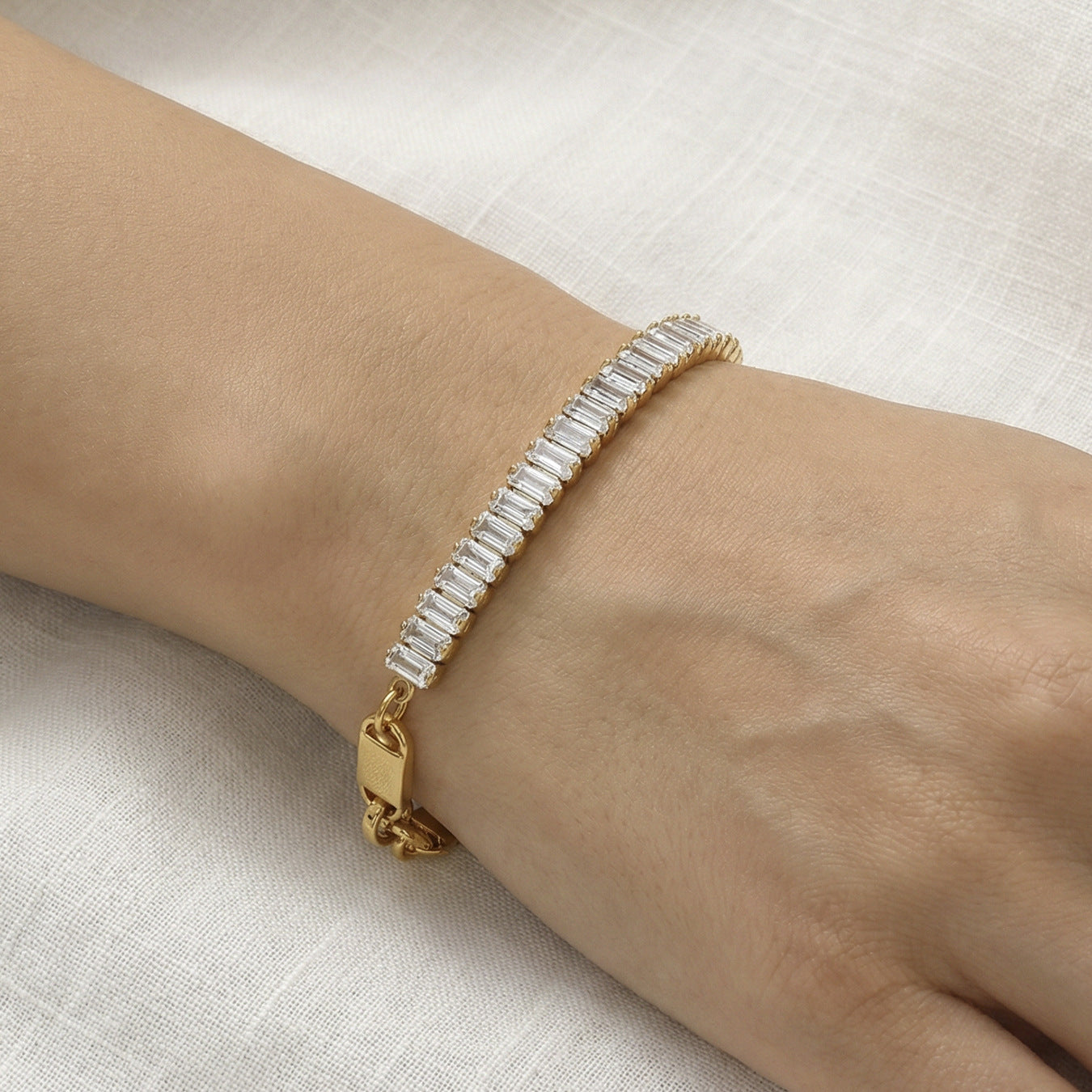 Mili Gorgeous Stainless Steel Patchwork Golden Chain Bracelet Unisex Jewelry Business Gift Model E049 Wholesale