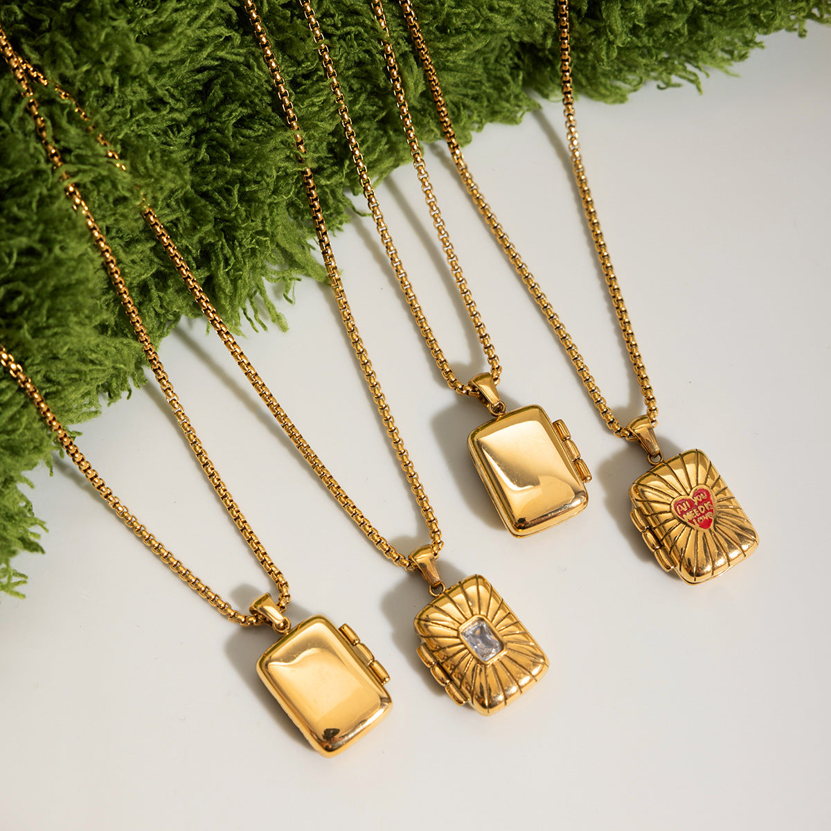 Personalized Square Locket Necklace 18k Gold Plated Necklace Openable Photo Box Zircon Pendant Necklace Stainless Steel Jewelry