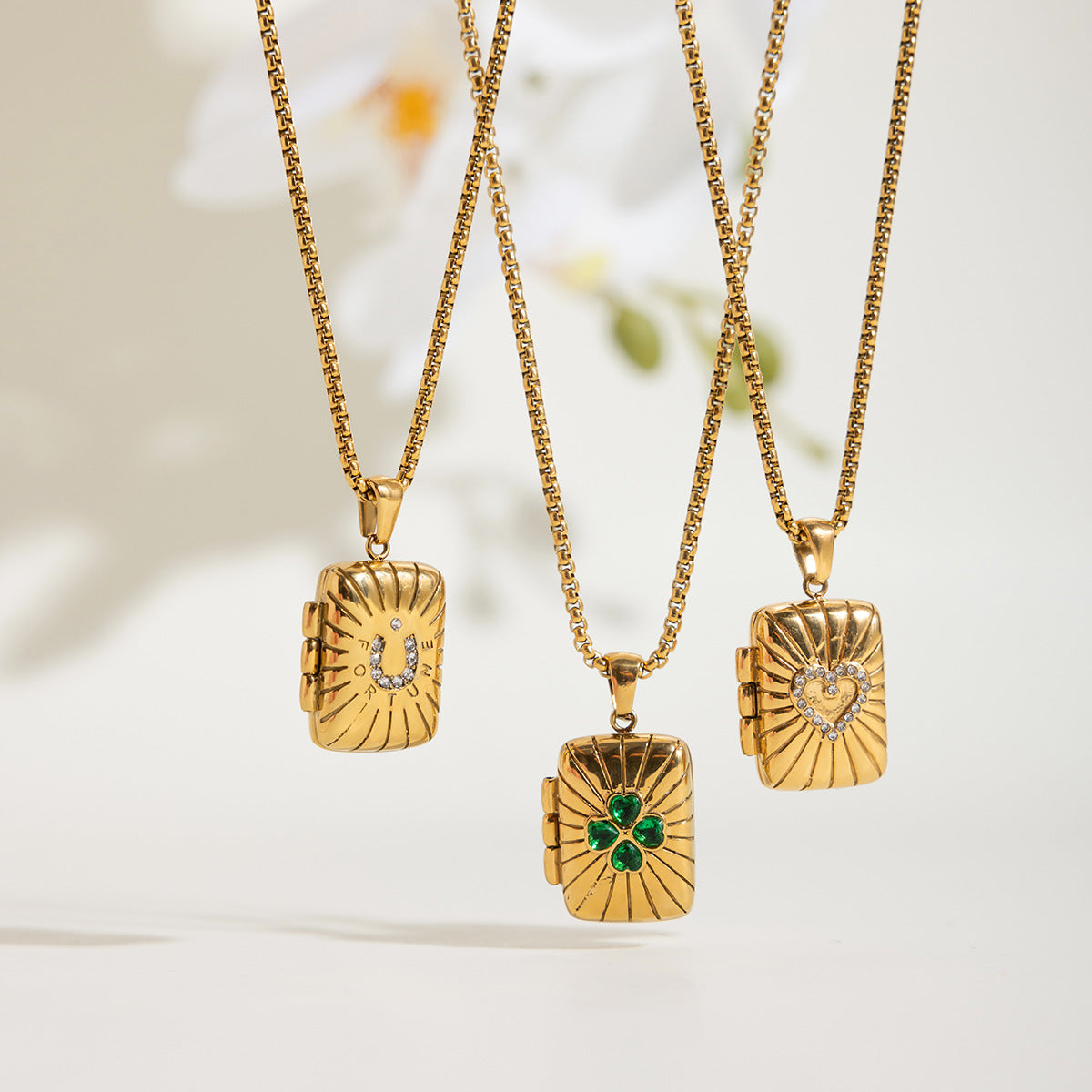 Personalized Square Locket Necklace 18k Gold Plated Necklace Openable Photo Box Zircon Pendant Necklace Stainless Steel Jewelry
